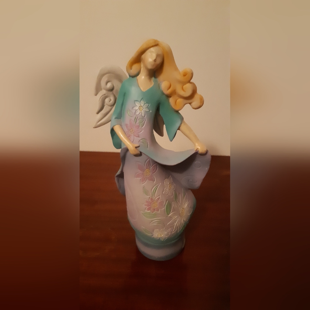 Angel figurine